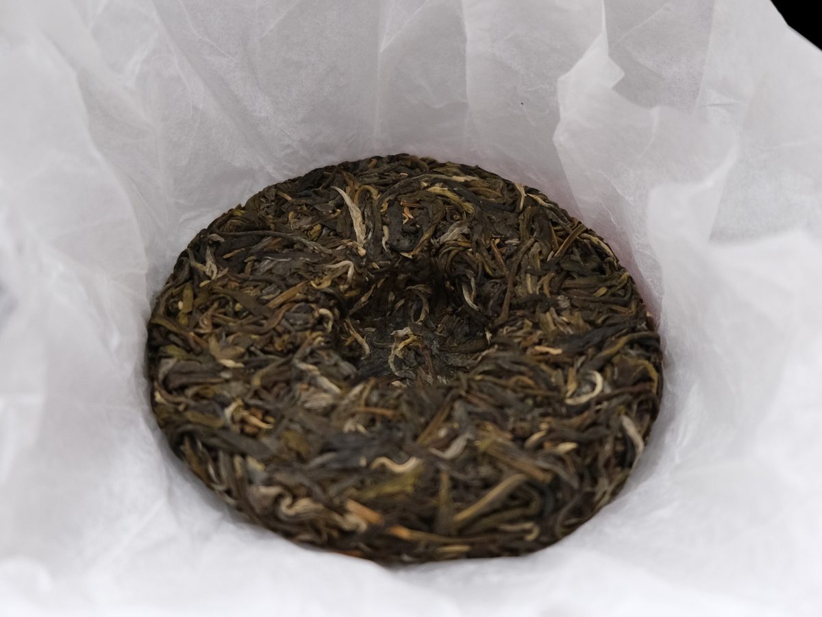 Compressed dark tea cake